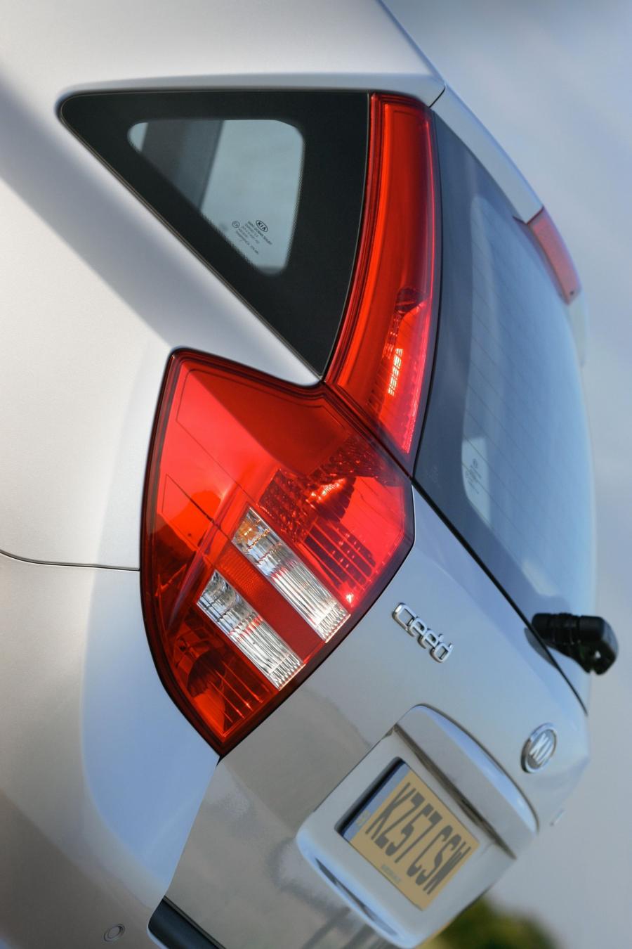  Kia cee&rsquo;d SW 2007 года  (фото 21 из 47)